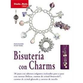 BISUTERIA CON CHARMS