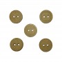 Pack de 5 botones circulares planos en madera MDF, diseño sencillo y atemporal con dos agujeros centrales.