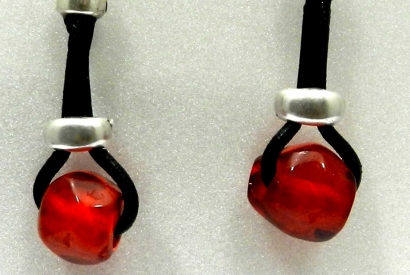 Pendientes Lazo con Piedra de Rio Roja